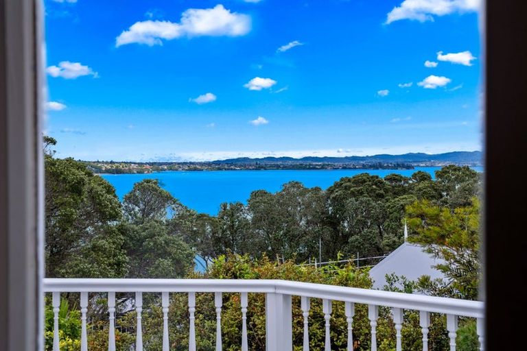 Photo of property in 4 Hinemoa Terrace, Birkenhead, Auckland, 0626