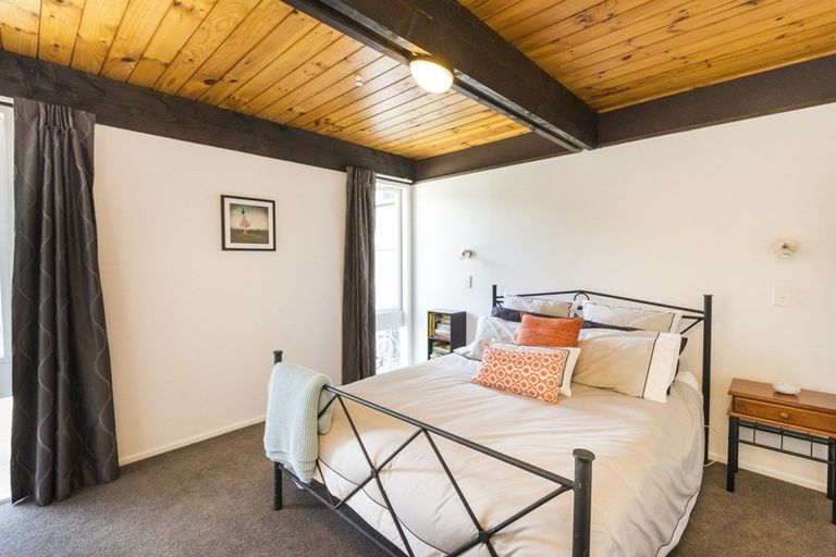 Photo of property in 11 Chilton Grove, Hokowhitu, Palmerston North, 4410