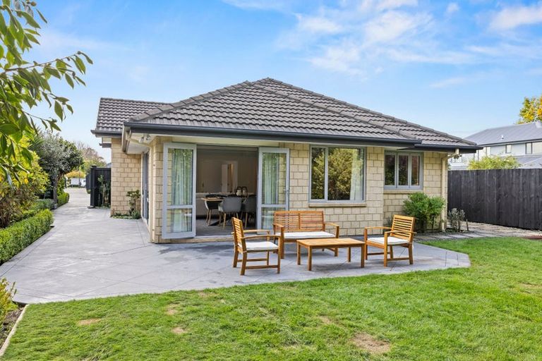 Photo of property in 15a Westburn Terrace, Burnside, Christchurch, 8041
