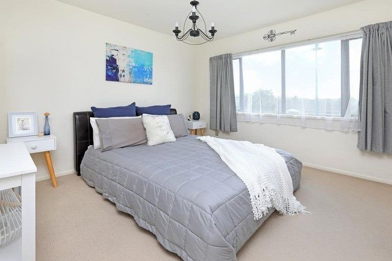 Photo of property in 13/2 Armoy Drive, East Tamaki, Auckland, 2016