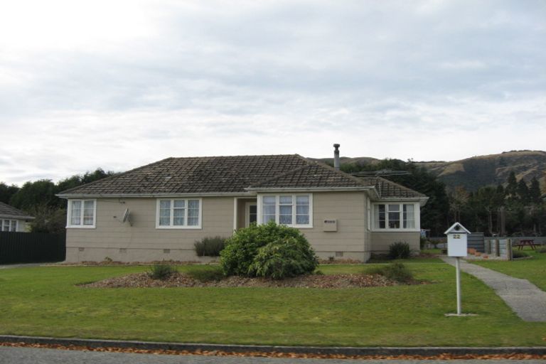 Photo of property in 22 Devon Street, Tapanui, 9522