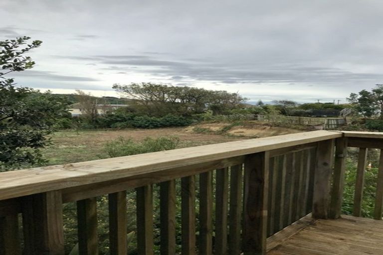 Photo of property in 32 Morere Street, Titahi Bay, Porirua, 5022