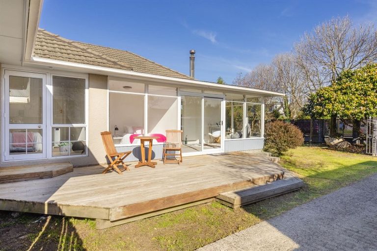 Photo of property in 27 Middlepark Road, Sockburn, Christchurch, 8042