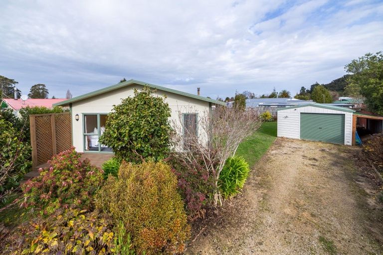 Photo of property in 3 Kowhai Grove, Featherston, 5710