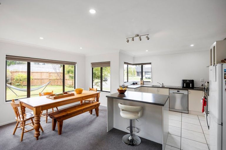 Photo of property in 14 Derbyshire Place, Dinsdale, Hamilton, 3204