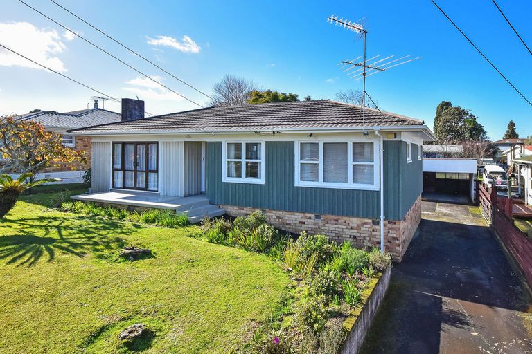 Photo of property in 10 Edinburgh Avenue, Rosehill, Papakura, 2113