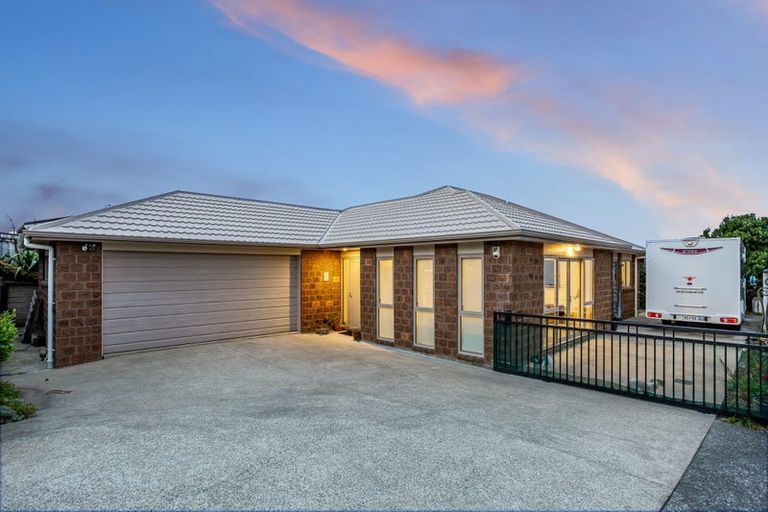 Photo of property in 25 Kahurangi Heights, Aotea, Porirua, 5024