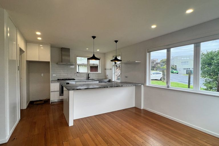 Photo of property in 2 Leander Road, Bayswater, Auckland, 0622