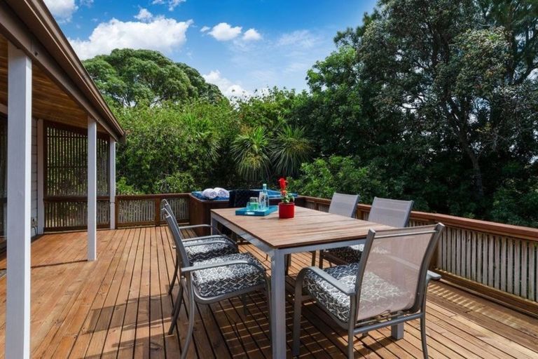 Photo of property in 156 Oaktree Avenue, Browns Bay, Auckland, 0630