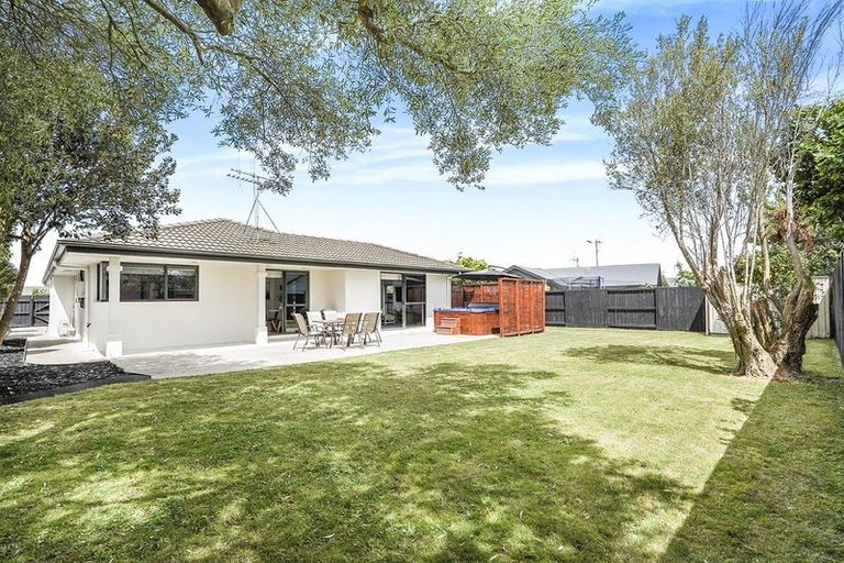 Photo of property in 16 Aria Court, Fairview Downs, Hamilton, 3214