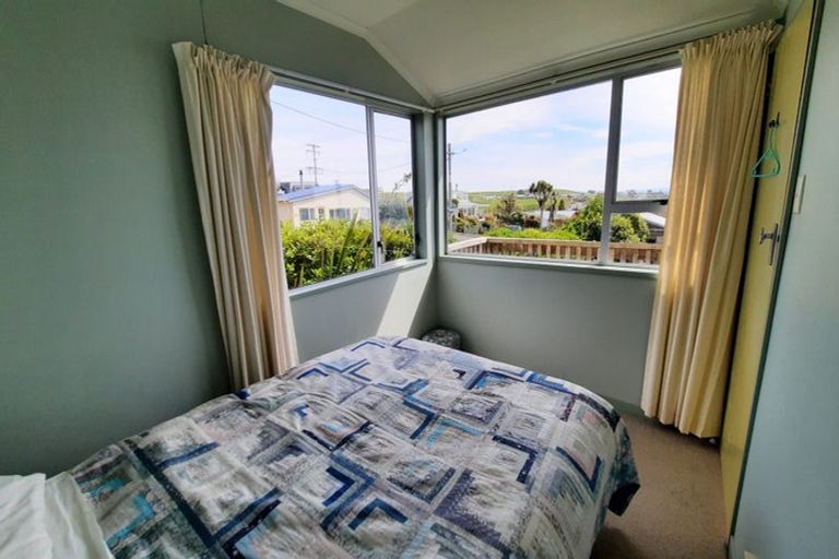 Photo of property in 3 Esplanade, Kaka Point, 9271