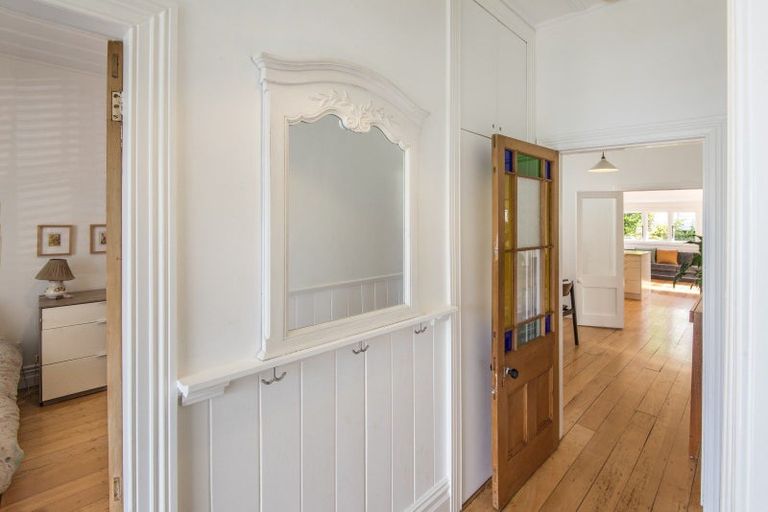 Photo of property in 27 William Bond Street, Stanley Point, Auckland, 0624