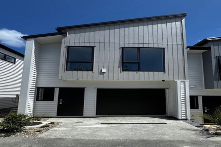 Photo of property in 5/30a Tirimoana Road, Te Atatu South, Auckland, 0602