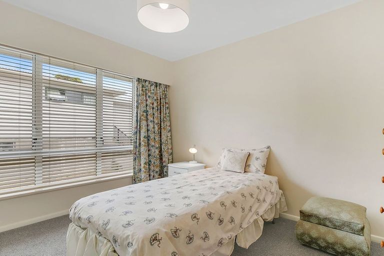 Photo of property in 4 Ranui Terrace, Tawa, Wellington, 5028