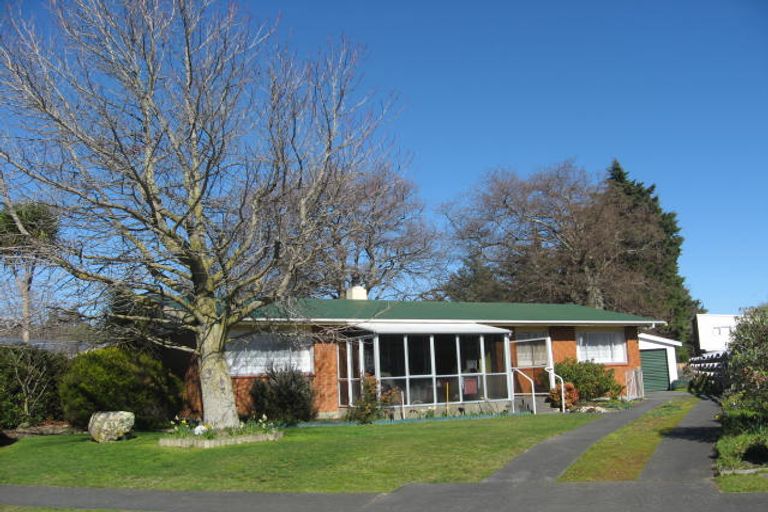 Photo of property in 18 Hornsby Street, Carterton, 5713