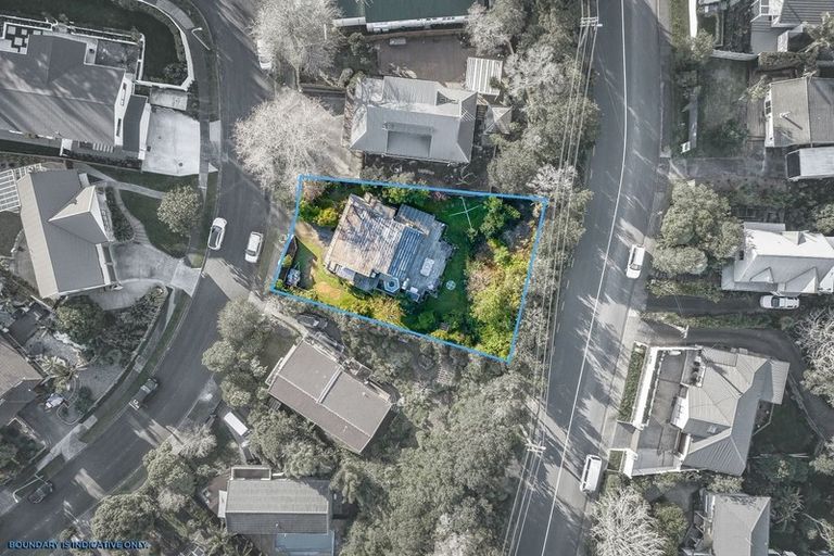 Photo of property in 42 Holyoake Place, Chatswood, Auckland, 0626