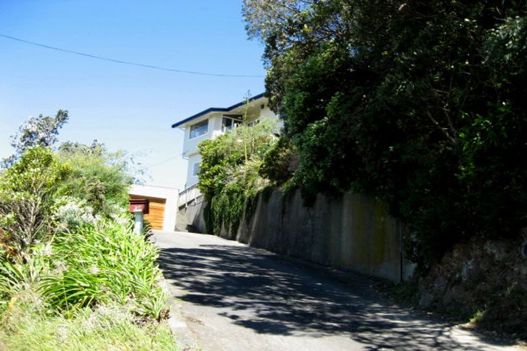 Photo of property in 98 Nicholson Road, Khandallah, Wellington, 6035