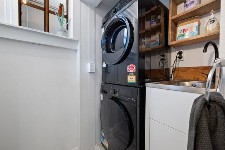 Photo of property in 2a Ripon Street, Lyttelton, 8082