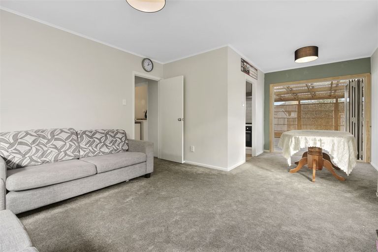 Photo of property in 16 Lyncroft Street, Mangere East, Auckland, 2024