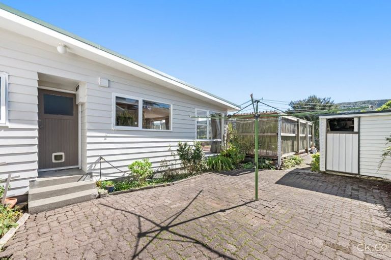 Photo of property in 7 Manor Drive, Stokes Valley, Lower Hutt, 5019