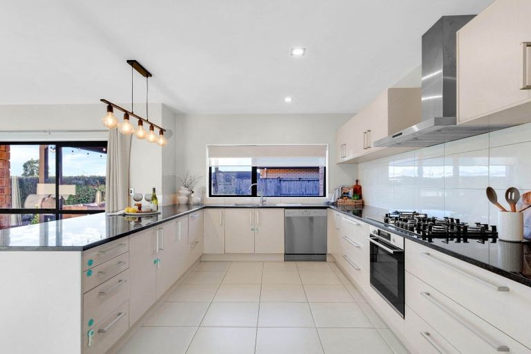 Photo of property in 12 Vantage Place, Flagstaff, Hamilton, 3210