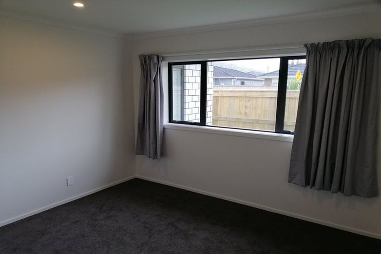 Photo of property in 28 Manor Park Road, Manor Park, Lower Hutt, 5019