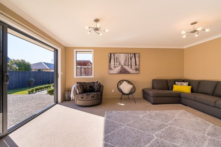 Photo of property in 10 Kura Place, Mosgiel, 9024
