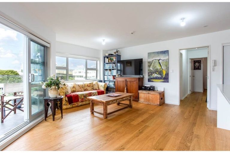 Photo of property in 16/270 Onewa Road, Birkenhead, Auckland, 0626