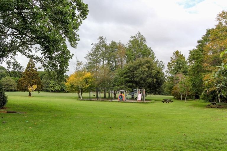 Photo of property in 2 Wayne Place, Ferndale, New Plymouth, 4310