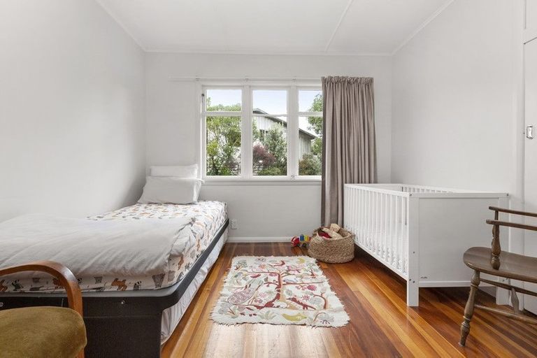 Photo of property in 10 Marine Parade, Raglan, 3225