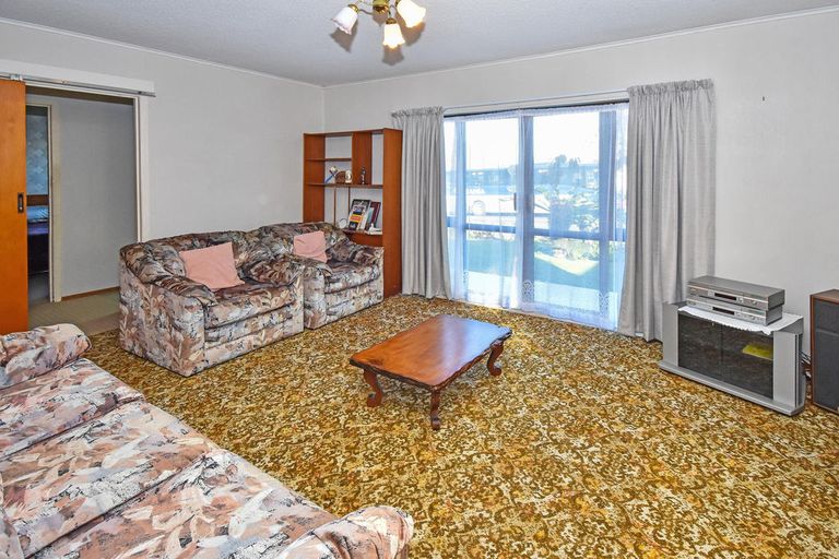 Photo of property in 10 Edinburgh Avenue, Rosehill, Papakura, 2113