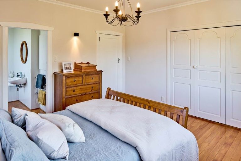 Photo of property in 5 Marina Grove, Hutt Central, Lower Hutt, 5010