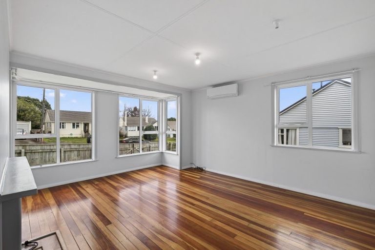 Photo of property in 56 Cook Street, Marfell, New Plymouth, 4310