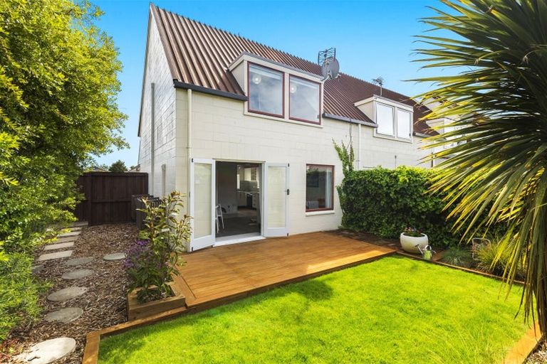 Photo of property in 5/62 Picton Avenue, Riccarton, Christchurch, 8011