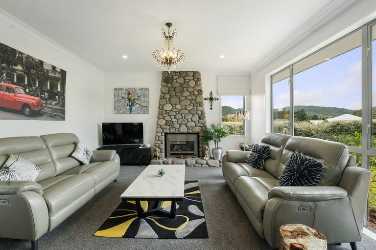 Photo of property in 7 Riverside Place, Katikati, 3129