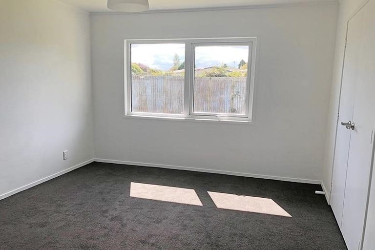 Photo of property in 1/18 Tironui Station Road East, Papakura, 2112