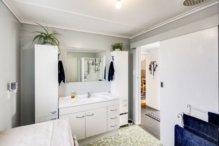 Photo of property in 17 Chambers Street, Te Awa, Napier, 4110