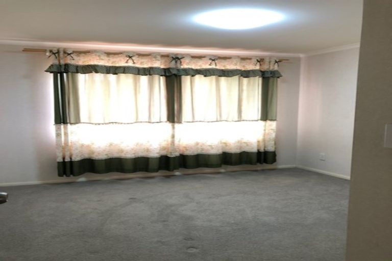 Photo of property in 32 Clavoy Place, East Tamaki, Auckland, 2016