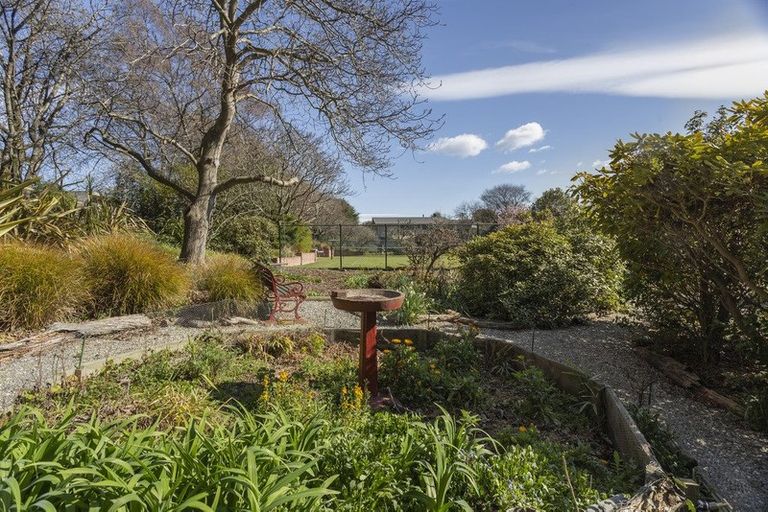 Photo of property in 42 Awamoa Road, Holmes Hill, Oamaru, 9401