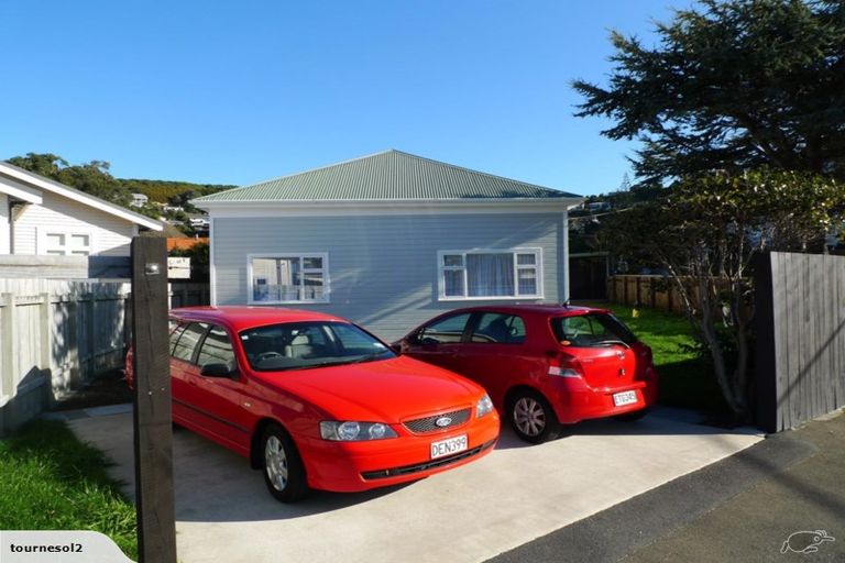 Photo of property in 15 Moselle Street, Island Bay, Wellington, 6023