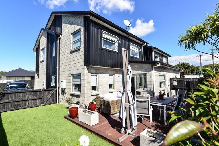 Photo of property in 2/28 Garnett Avenue, Forest Lake, Hamilton, 3200