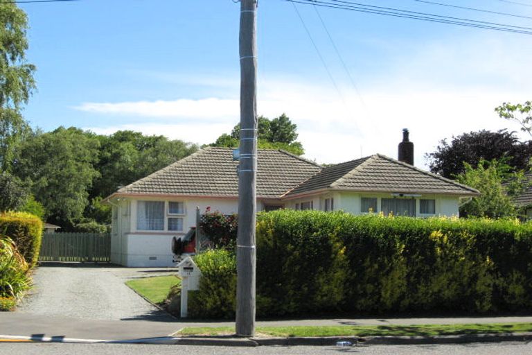 Photo of property in 11 Staveley Street, Avonhead, Christchurch, 8042