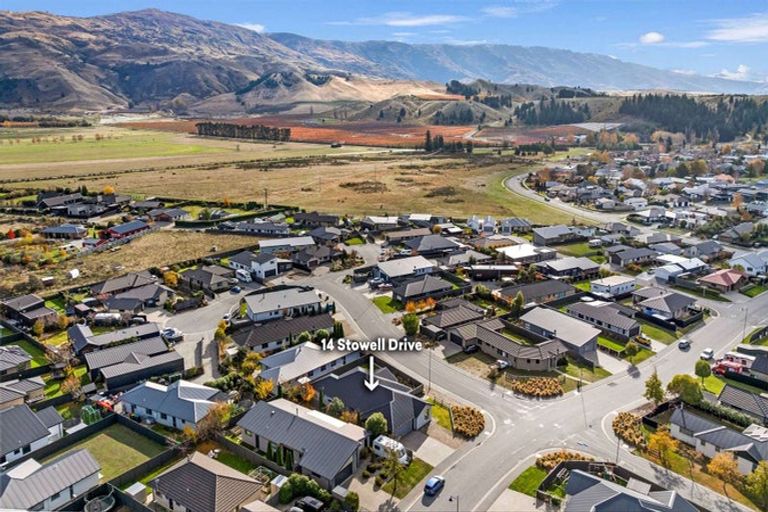 Photo of property in 14 Stowell Drive, Cromwell, 9310