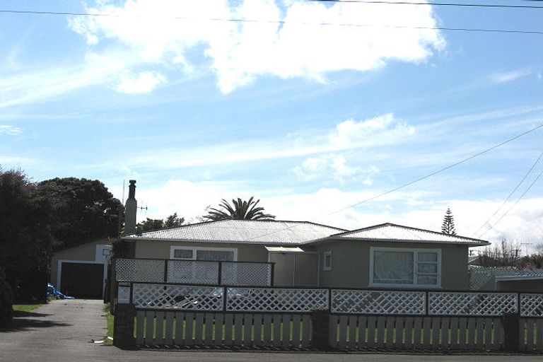 Photo of property in 212 Puriri Street, Castlecliff, Whanganui, 4501