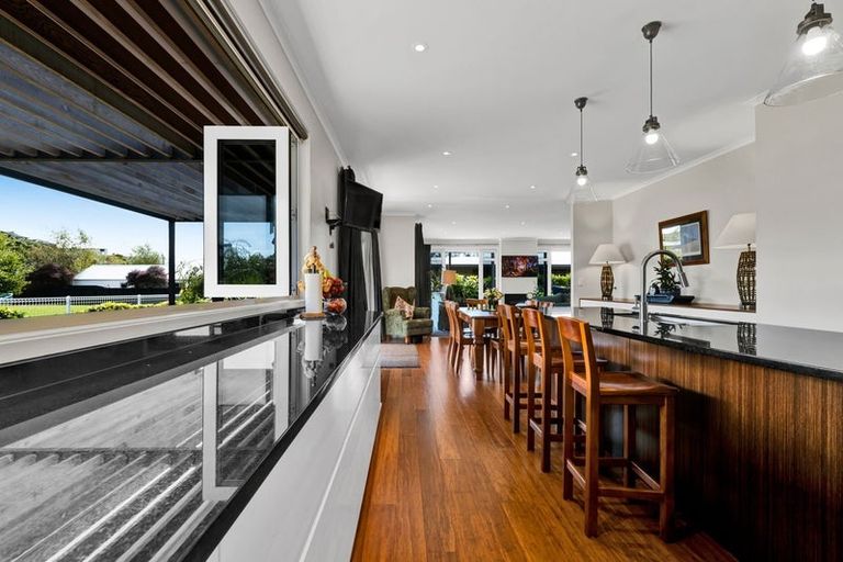 Photo of property in 18 Te Arakete Place, Hurworth, New Plymouth, 4310