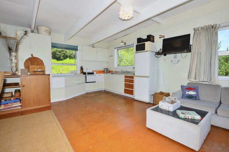 Photo of property in 20 Kahawai Street, Mahia, 4198