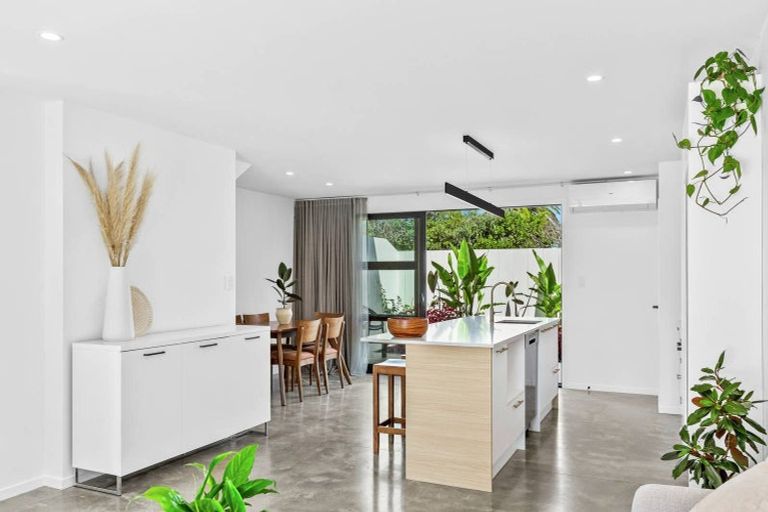 Photo of property in 26a Brennan Avenue, Te Atatu Peninsula, Auckland, 0610