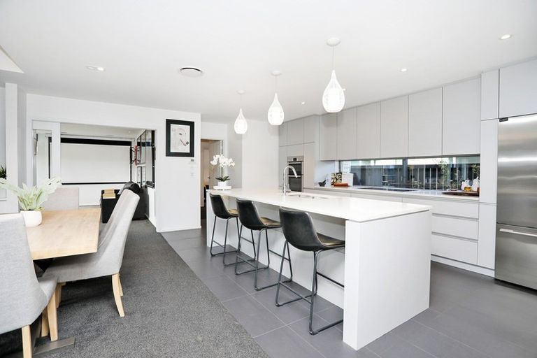 Photo of property in 28 Northside Drive, Waikiwi, Invercargill, 9810