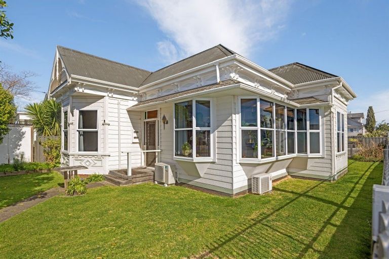Photo of property in 300 Aberdeen Road, Gisborne, 4010