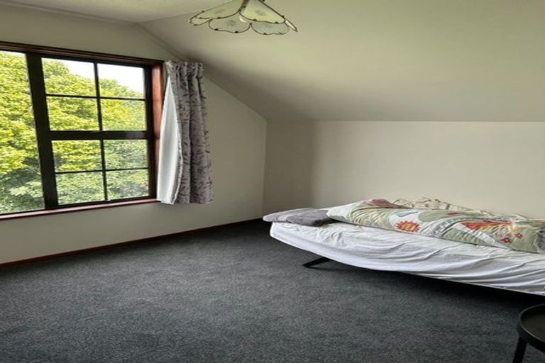 Photo of property in 5 Broadfell Avenue, Avonhead, Christchurch, 8042